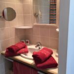 Salle d'eau d'une chambre double au rez-de-chaussée