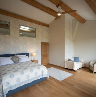 Chambre avec lit double
