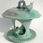 Pièce en grès émaillé par marie Noëlle Riffart de la Poterie de Roquepertuis