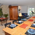 Salle à manger avec grande table