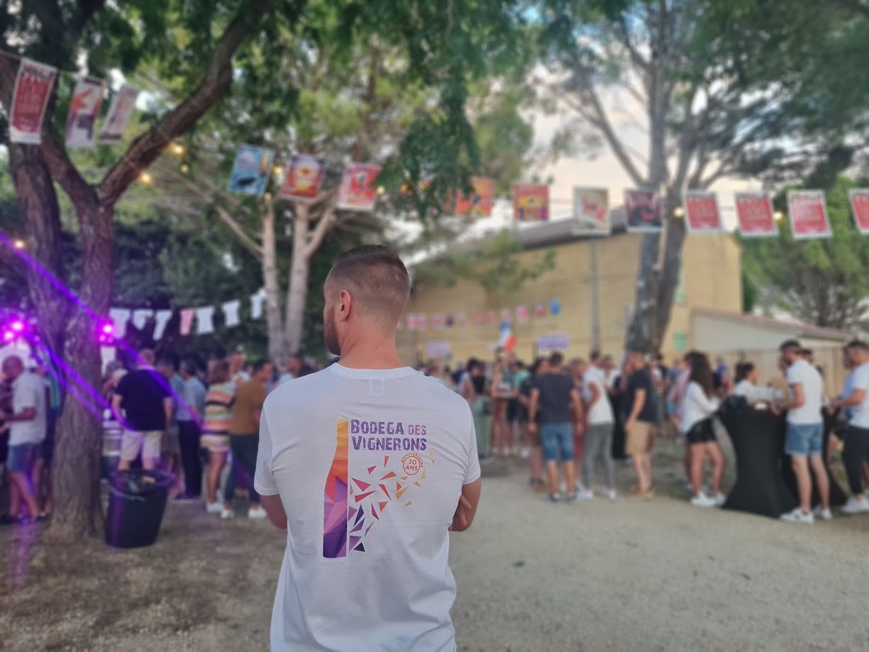 Au programme des deux soirées : DJ Set festif esprit Bodega, bar à vins & foodtrucks ! 2jours de festivités hauts en couleurs