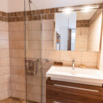 Salle d'eau de la chambre 2