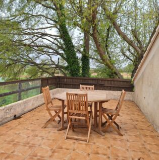 Terrasse privative du gîte Lizaé au Domaine l'Eveil des Sens