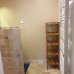 Salle d'eau avec douche à l'italienne