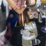 Découvrez nos blancs autrement, apprenez à associer les saveurs, les structures du goût pour créer des mélanges harmonieux et maîtriser la langue des cocktails.