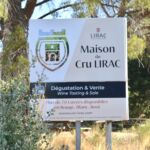 Caveau de dégustation dans la Maison de Cru Lirac dans le village de Lirac