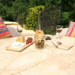 Le Gîte de Montagnac - Apéritif sur la terrasse