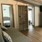 Sarriette - Salon avec accès chambres