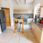 Maison Issirac - Cuisine et espace repas