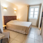 Maison Issirac - Chambre 2 avec lit double