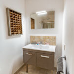 Maison Issirac - Salle d'eau de la chambre 1