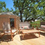 Yourte Chêne - Extérieur de la yourte avec sa terrasse privative