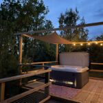 Yourte Darwin - Terrasse avec son jacuzzi privé