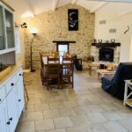 La Lèque - Pièce de vie vue de la cuisine