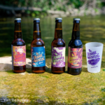 Bières fraîches de la Grande Casserole au bord de l'eau