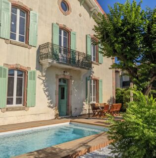 Le Vieux Tilleul - Vue générale de la villa avec piscine et jardin