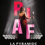 Les lumières s’éteignent, et soudain le Paris des années 50 renaît. Avec « La Môme Piaf », Anne Carrère propose bien plus qu’un simple hommage : une véritable traversée du Paris d’après-guerre, où la modernité dialogue naturellement avec l’émotion.
