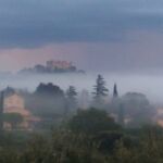 Montfaucon dans la brume