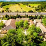 L'ensemble de l'exploitation du Château de Manissy vue d'en haut
